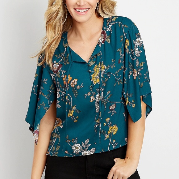 Maurices Tops - Maurices Large floral kimono sleeve blouse Maurices Tops - Maurices Large floral kimono sleeve blouse